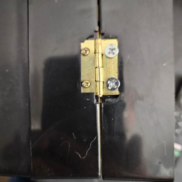 Vintage CHU-DA Co. Light-Up Crucifix & Quartz Clock Folding Shrine Taiwan 1980s - Picture 9 of 11